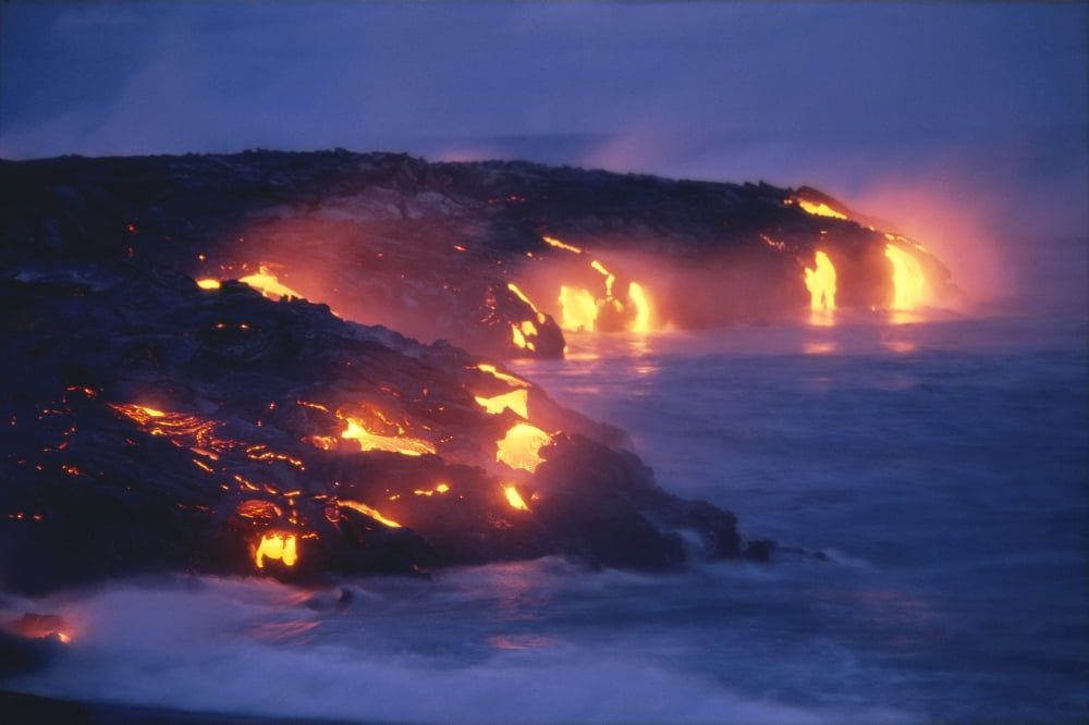 Hawaii Big Island Hawaii Volcanoes National Park Lava Flow Action Into Ocean Twilight A27D Canvas Art - Peter French Design Pics (19 x 12)