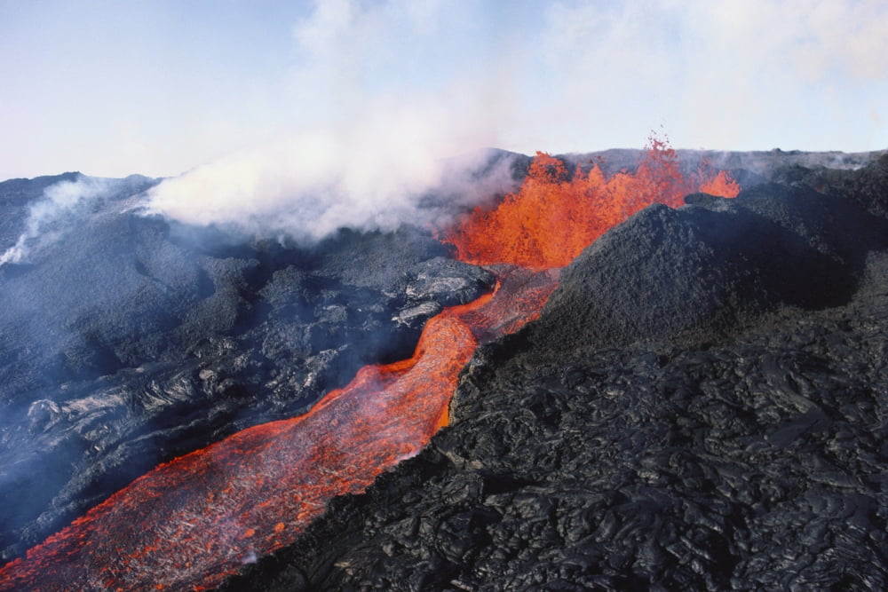 Hawaii Big Island Hawaii Volcanoes National Park Mauna Loa Eruption Lava Flowing Steam Rising Canvas Art - Joe Carini Design Pics (19 x 12)