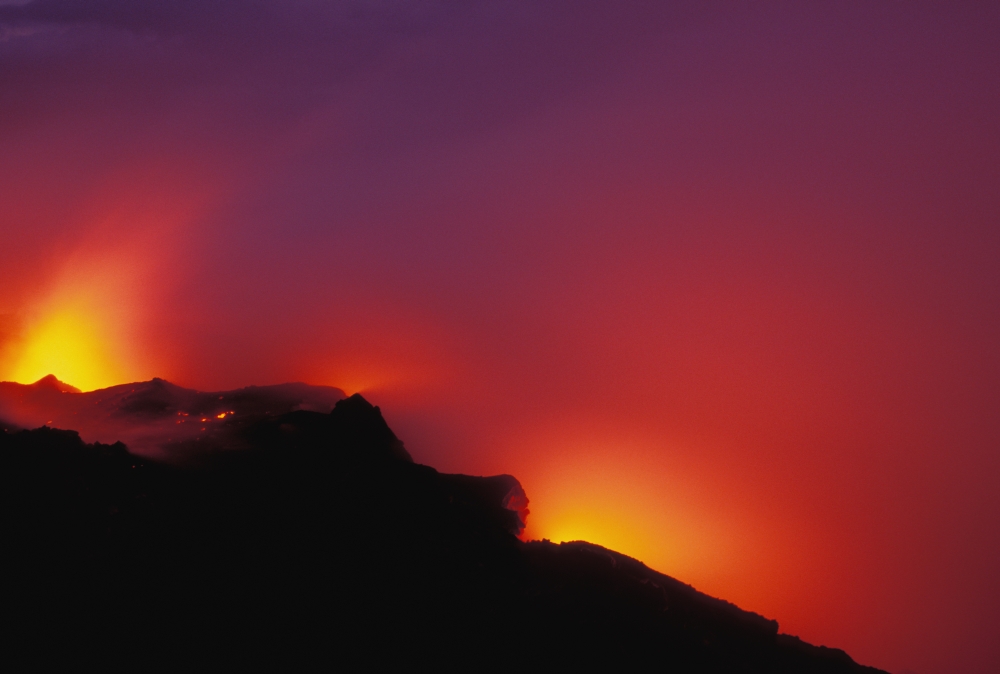 Hawaii Big Island Lava Meets The Ocean Steam Rock Canvas Art - Robert Sablan Design Pics (34 x 22)