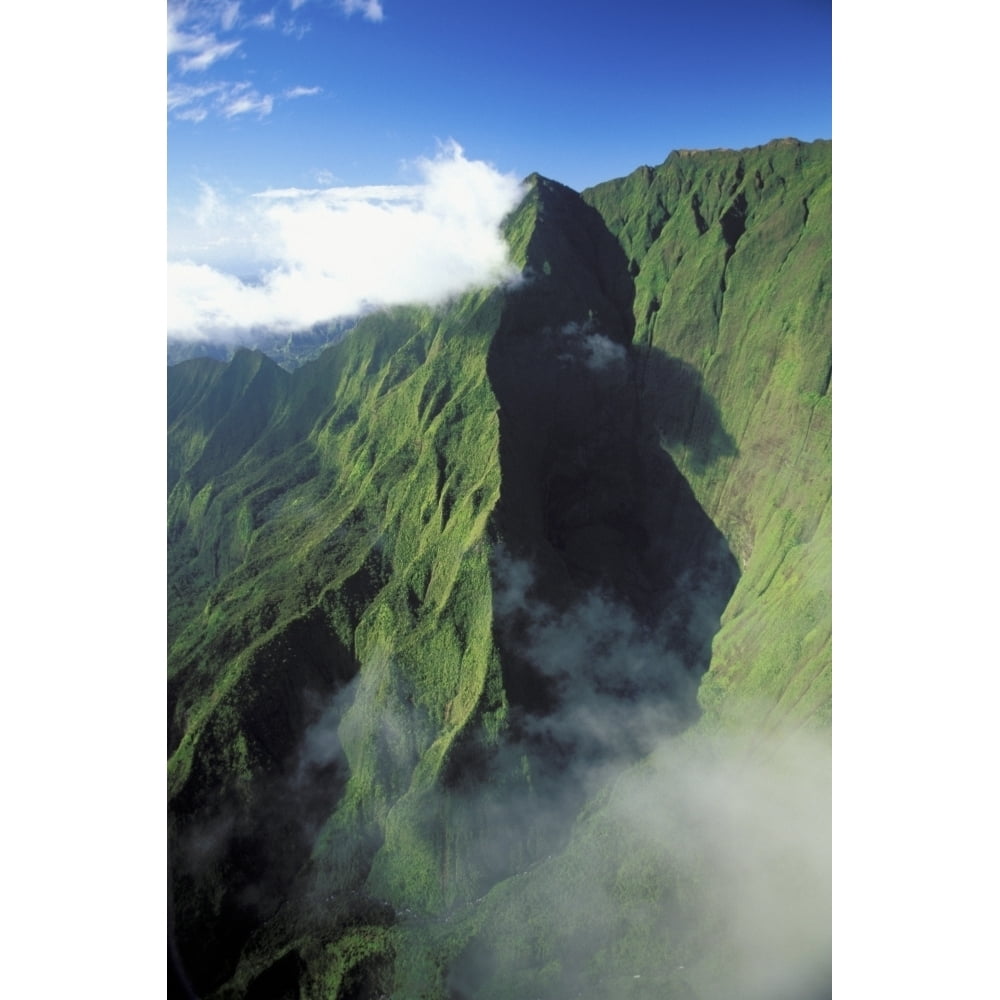Rulles Deep Ridge Hawaii Kauai Emerald Green Mt. Waialeale With Clouds Fog And Deep Ridge ...