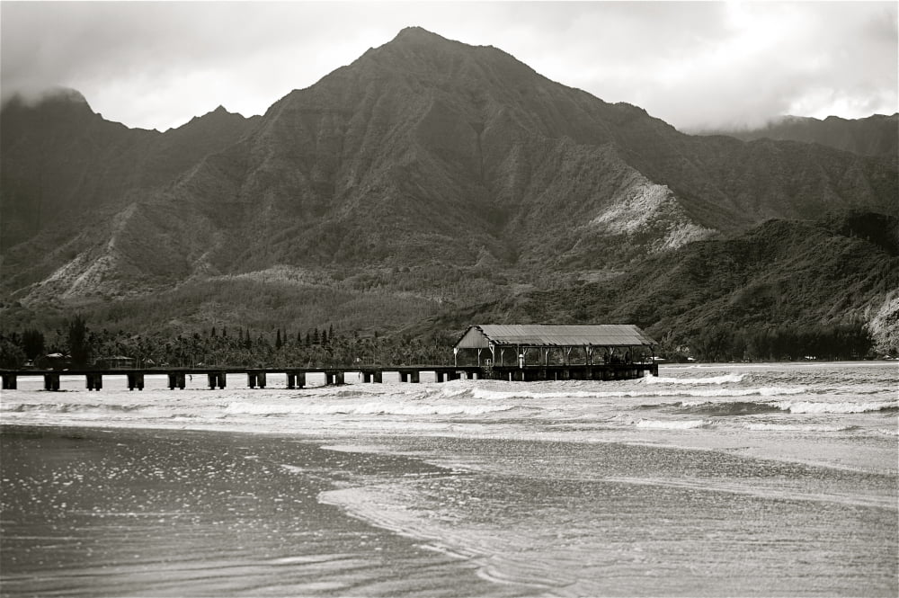 Hawaii Kauai Hanalei Bay And Pier At Sunset Black And White Canvas Art - Kicka Witte Design Pics (34 x 22)