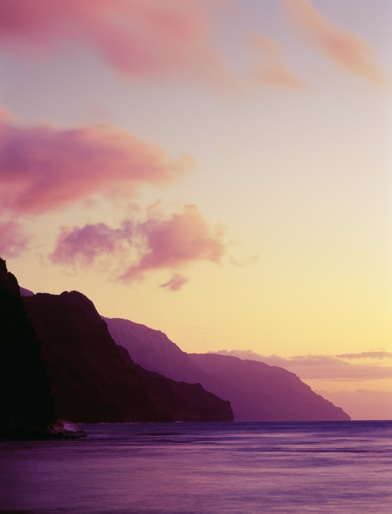 Hawaii Kauai Na Pali Coast At Dusk From Haena Beach Canvas Art - Greg Vaughn Design Pics (13 x 17)