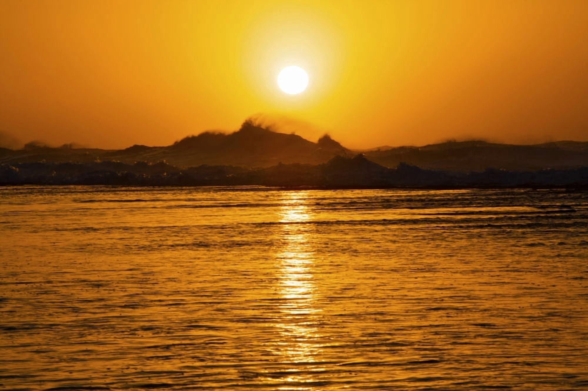 Hawaii Kauai Na Pali Coast Beautiful Orange Sunset Over Ocean Along Kee Beach Canvas Art - Kicka Witte Design Pics (17 x 11)