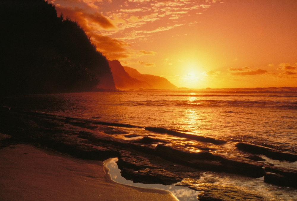 Hawaii Kauai Napali Coast At Sunset Bright Orange Sky And Calm Ocean Canvas Art - Allan Seiden Design Pics (34 x 22)
