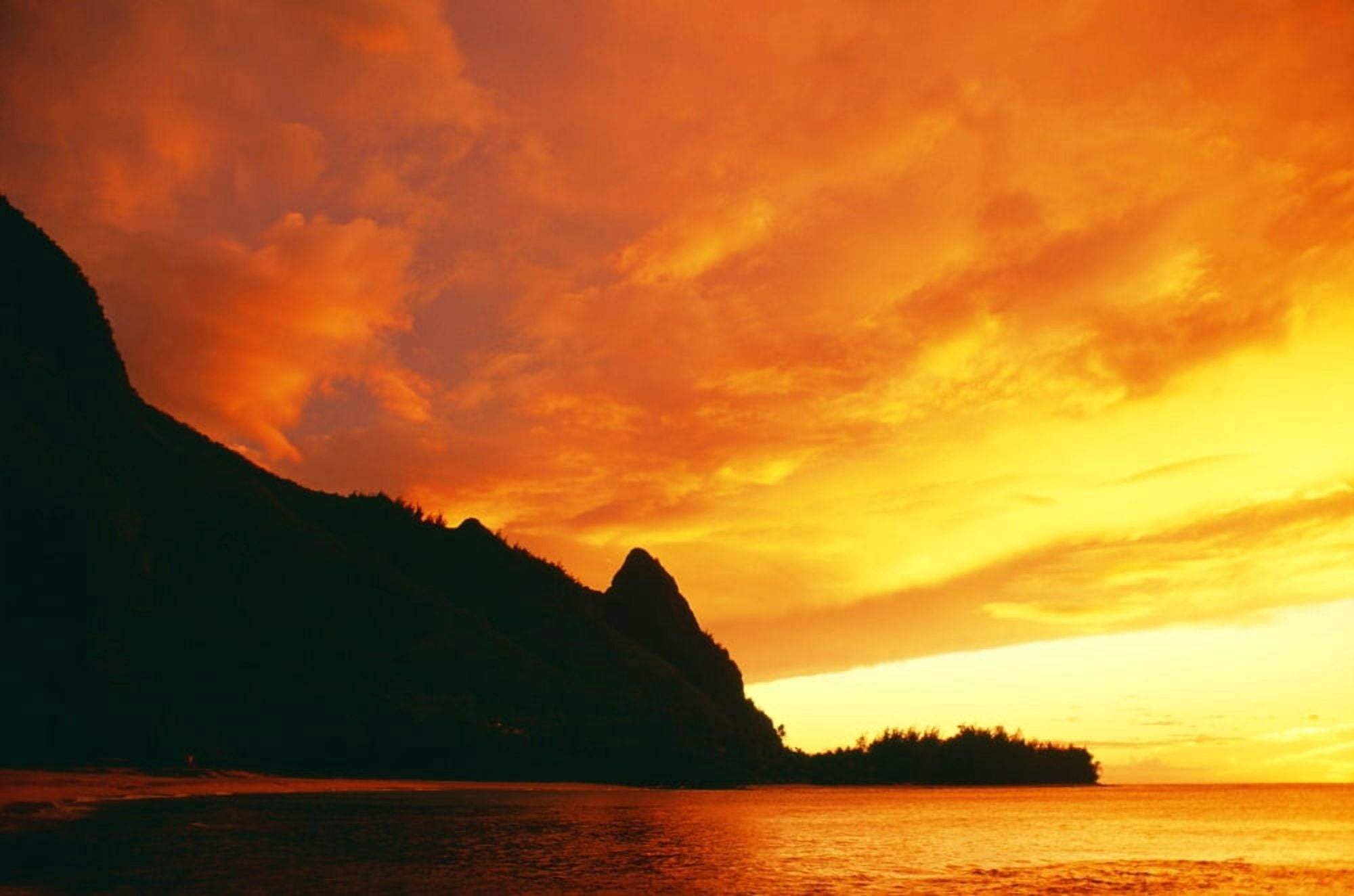 Hawaii Kauai Napali Coast Bali Hai At Sunset Bright Orange Sky And Calm Ocean Canvas Art - Dana Edmunds Design Pics (19 x 12)
