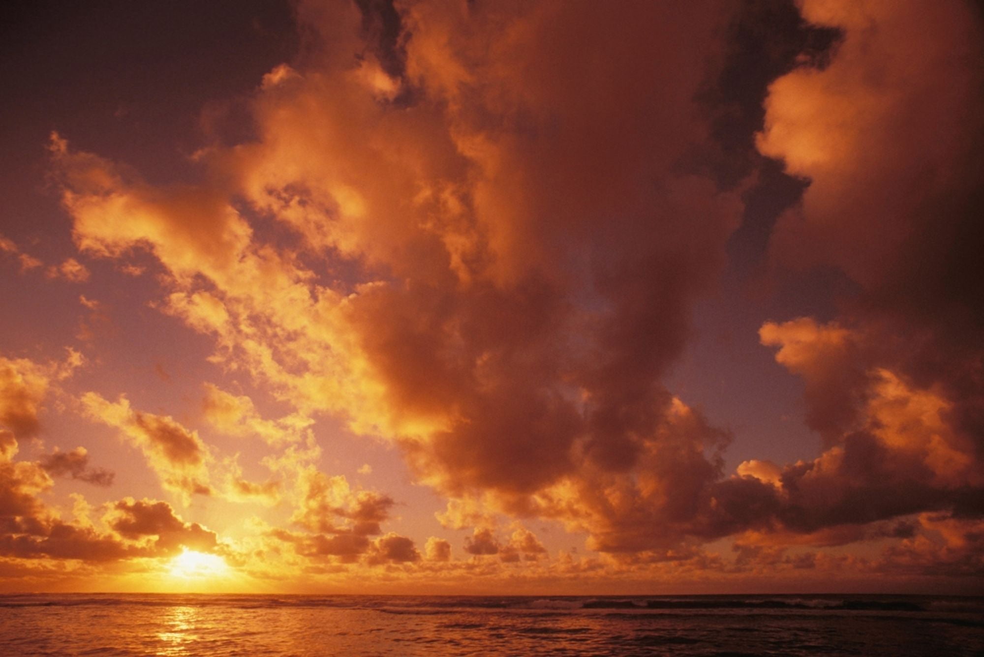 Hawaii Kauai Wailua Sunrise Over The Ocean On A Cloudy Morning Canvas Art - Greg Vaughn Design Pics (17 x 11)