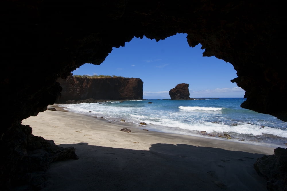 Hawaii Lanai Puu Pehe Sweetheart Rock Seen From Sea Cave Canvas Art - Ron Dahlquist Design Pics (36 x 24)