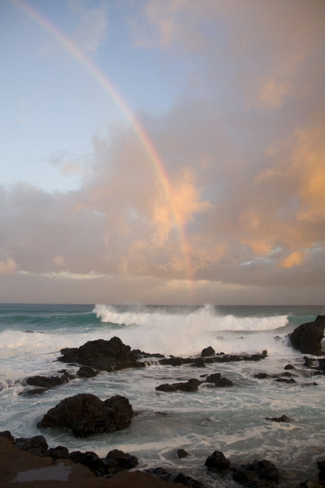 Hawaii Maui Double rainbow offshore of Hookipa Beach Canvas Art - Ron Dahlquist Design Pics (11 x 17)
