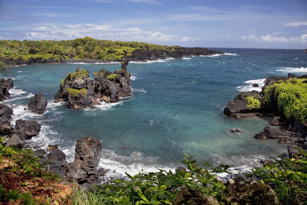 Hawaii Maui Hana View of the Waianapanapa coastline Canvas Art - Jenna Szerlag Design Pics (19 x 12)