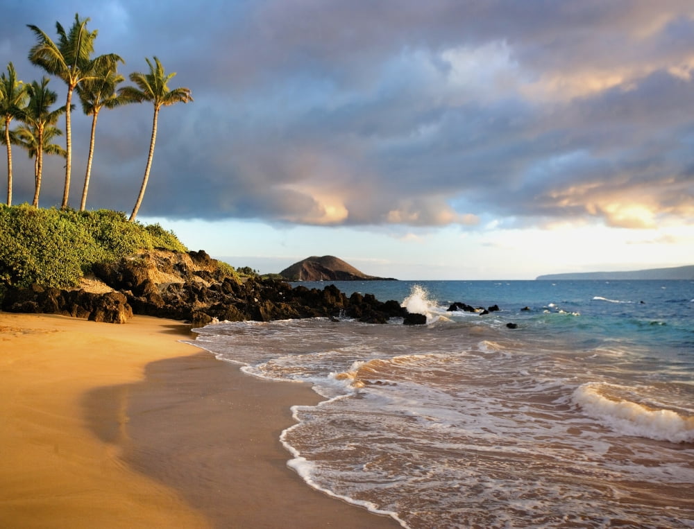 Hawaii Maui Makena Secret Beach At Sunset Canvas Art - M Swiet Productions Design Pics (17 x 13)