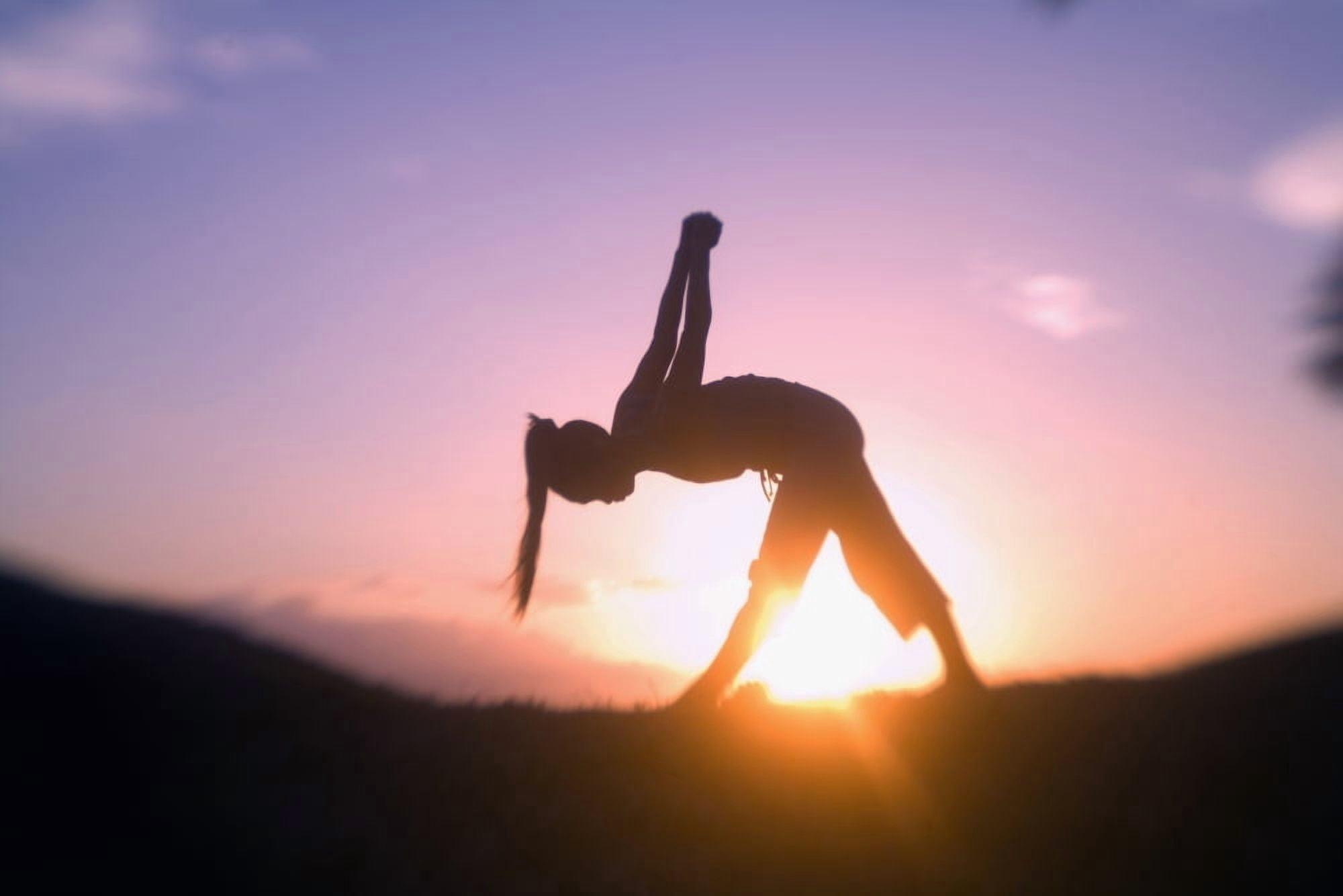 Hawaii Maui Olowalu Woman Doing Yoga At Sunset Canvas Art - Ron Dahlquist Design Pics (17 x 11)
