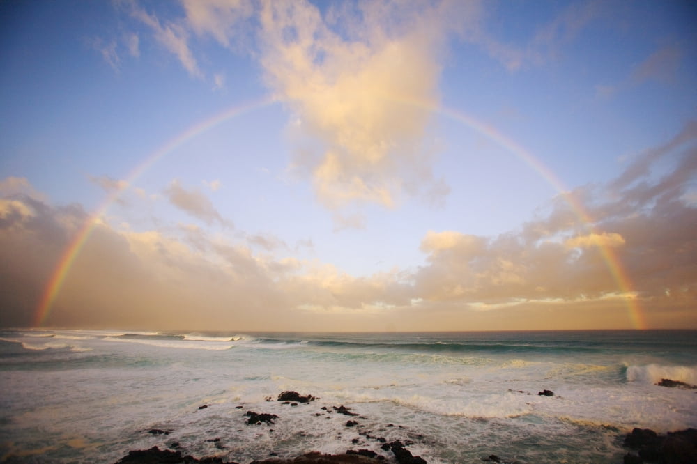 Hawaii Maui Rainbow offshore of Hookipa Beach at sunrise Canvas Art - Ron Dahlquist Design Pics (17 x 11)