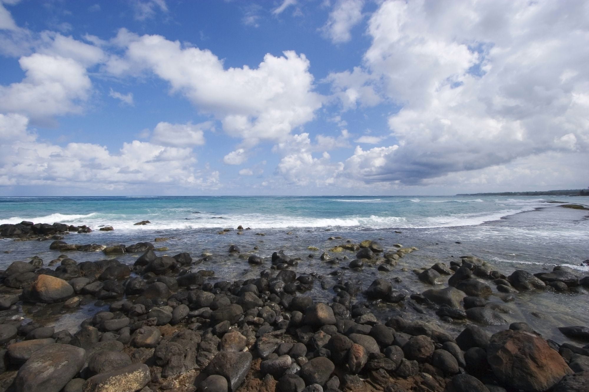 Hawaii Maui Spreckelsville Rocky Shore Gorgeous Blue Ocean And Cloudy Sky Canvas Art - Ron Dahlquist Design Pics (36 x 24)