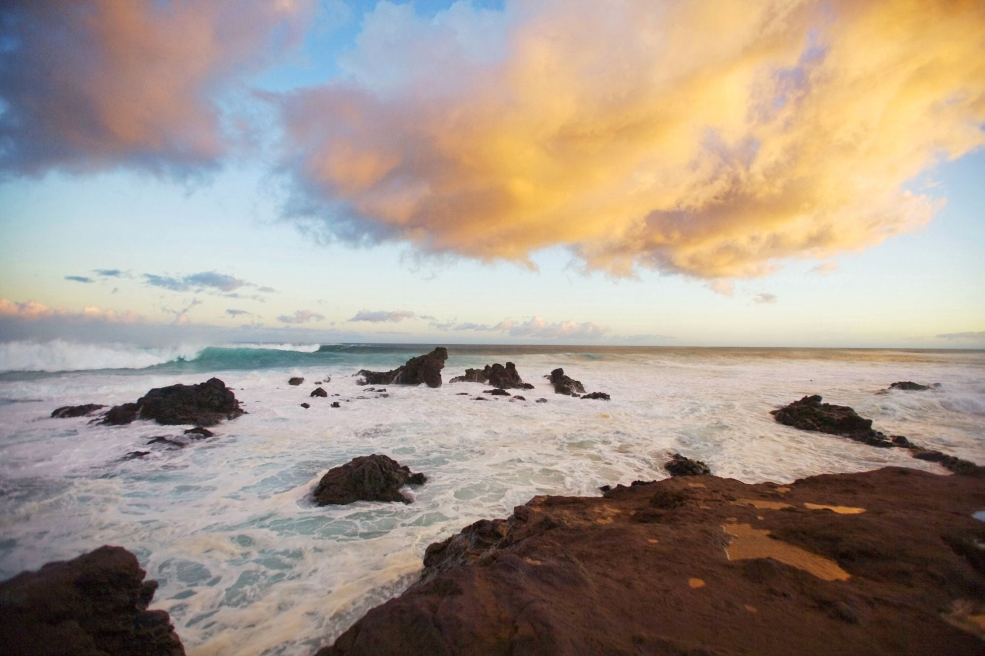 Hawaii Maui Sunset at Hookipa Beach Canvas Art - Ron Dahlquist Design Pics (17 x 11)