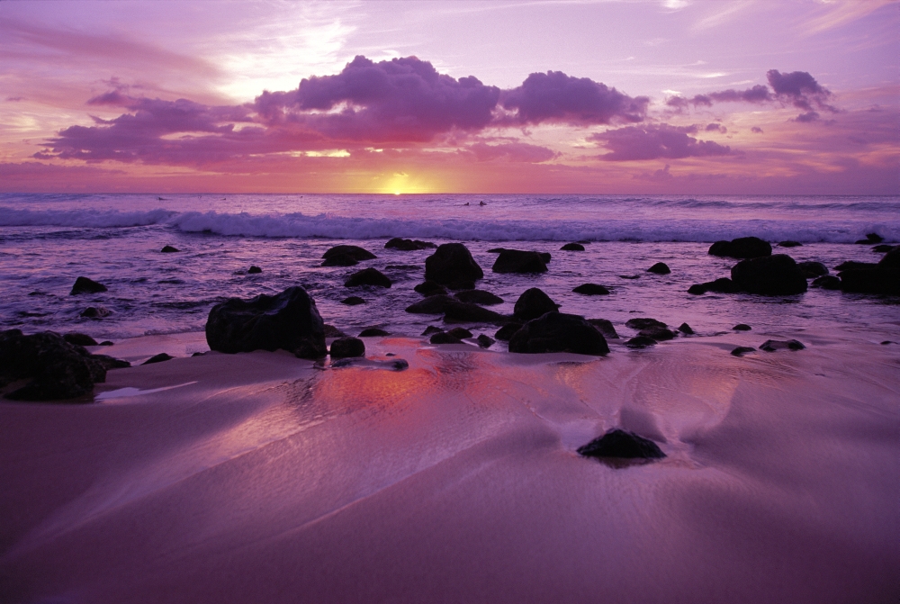 Hawaii Molokai West Shore Sunset On Horizon View From Shoreline Canvas Art - Ron Dahlquist Design Pics (19 x 12)