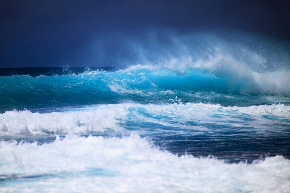 Hawaii Oahu Beautiful Wave Breaking Canvas Art - Tomas del Amo Design Pics (17 x 11)