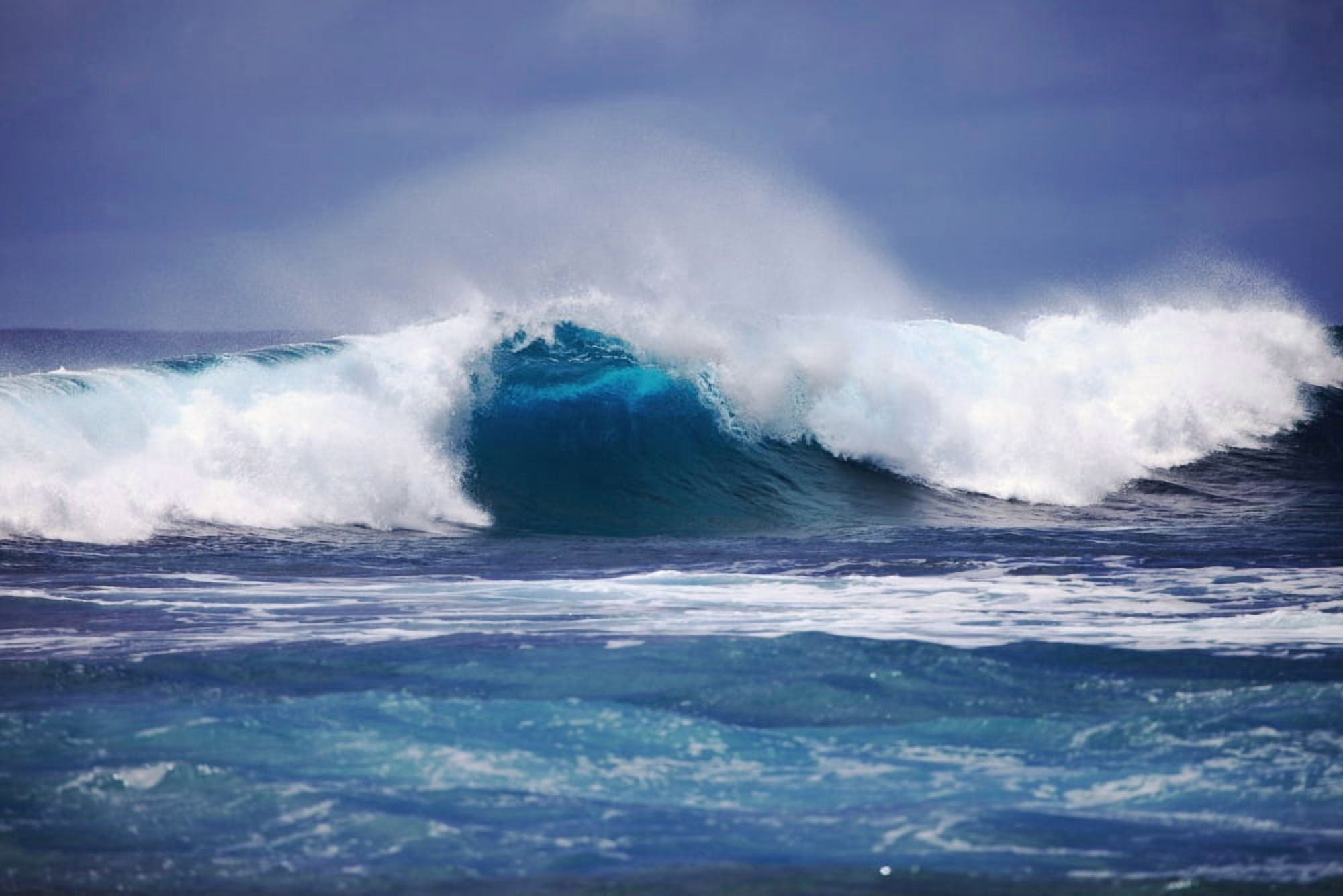 Hawaii Oahu Beautiful Wave Breaking Canvas Art - Tomas del Amo Design Pics (18 x 12)