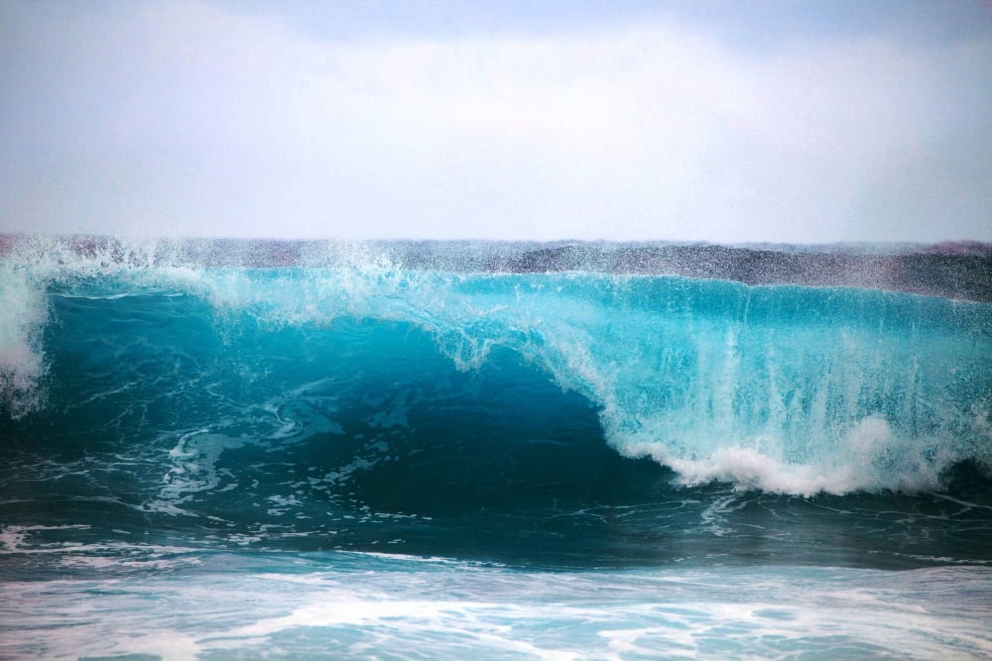 Hawaii Oahu Beautiful Wave Breaking Canvas Art - Tomas del Amo Design Pics (18 x 12)