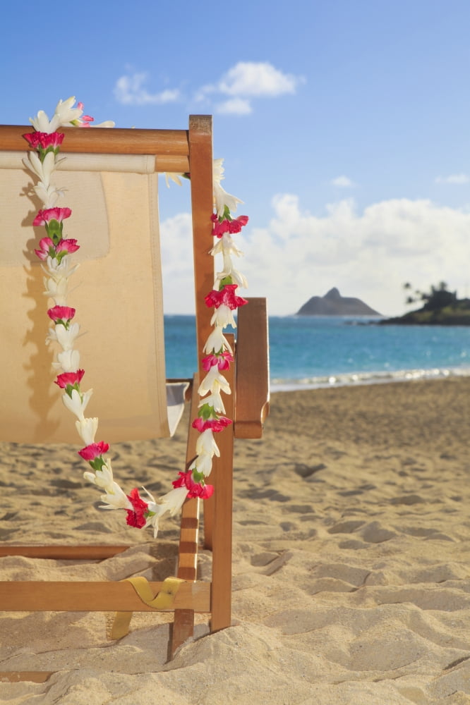 Hawaii Oahu Kailua A lounge chair on the white sandy beach of Lanikai Canvas Art - Tomas del Amo Design Pics (12 x 19)