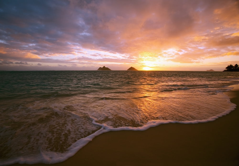 Hawaii Oahu Lanikai Beach At Sunrise Canvas Art - Tomas del Amo Design Pics (18 x 12)