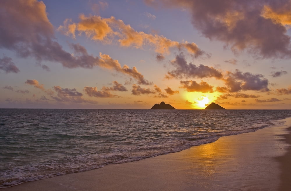 Hawaii Oahu Lanikai Sunrise With The Mokulua Islands In The Distance Canvas Art - Tomas del Amo Design Pics (18 x 11)