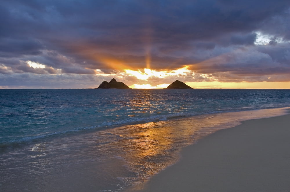 Hawaii Oahu Lanikai Sunrise With The Mokulua Islands In The Distance Canvas Art - Tomas del Amo Design Pics (36 x 24)