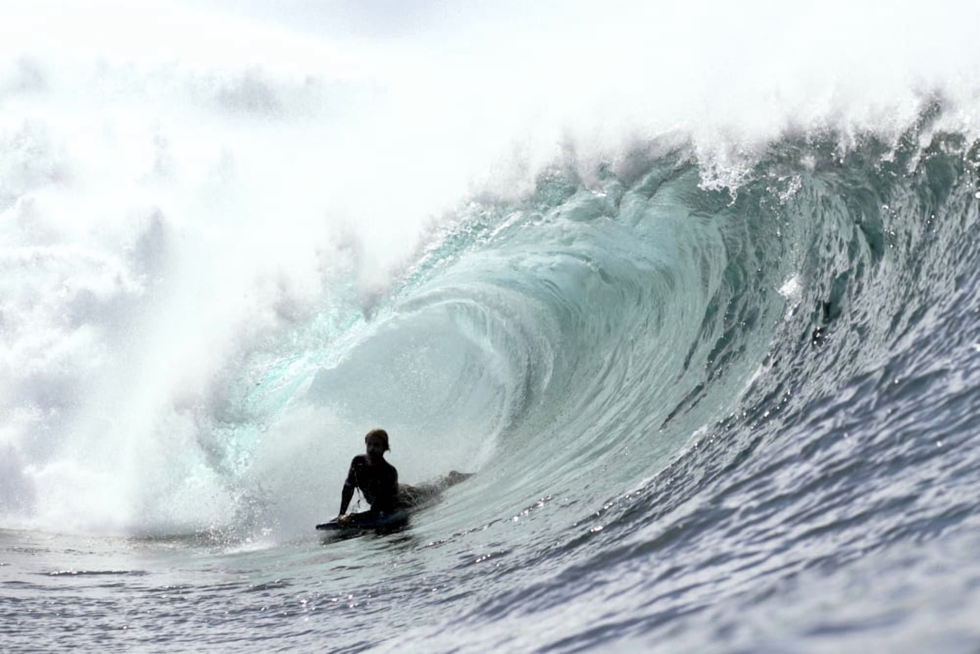 Hawaii Oahu North Shore Afternoon Surfing On Large Waves Editorial Use Only Canvas Art - Vince Cavataio Design Pics (17 x 11)