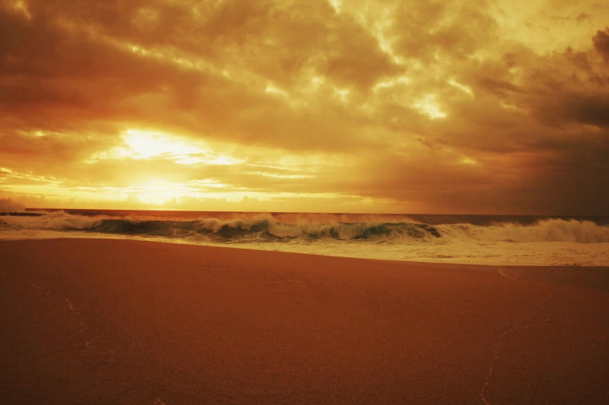 Hawaii Oahu North Shore Beautiful Sunset Over The Ocean Canvas Art - Vince Cavataio Design Pics (34 x 22)