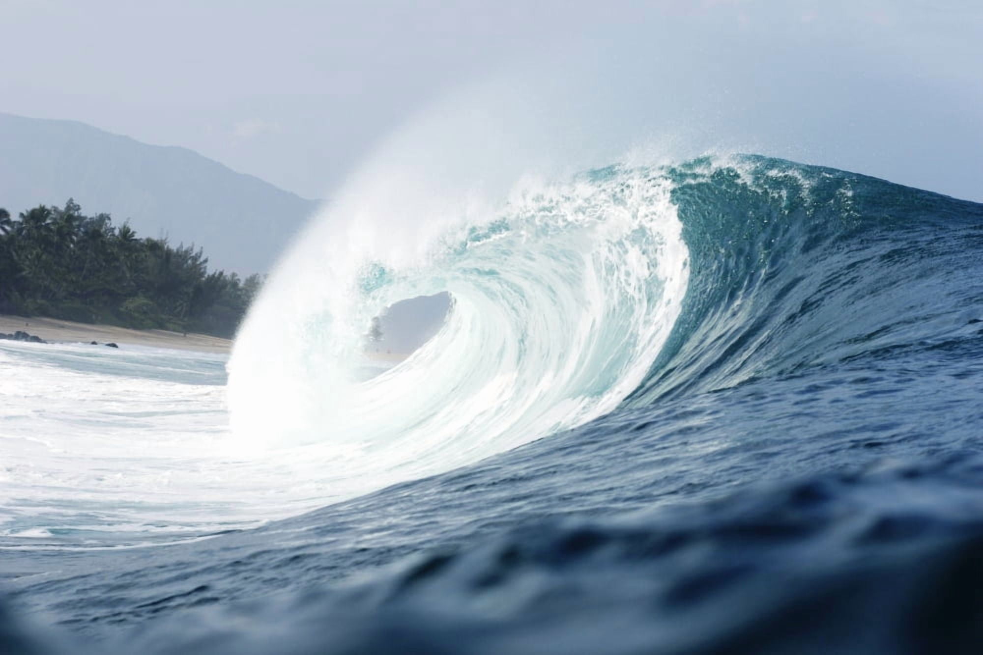 Hawaii Oahu Pipeline Wave Breaking Canvas Art - Vince Cavataio Design Pics (17 x 11)