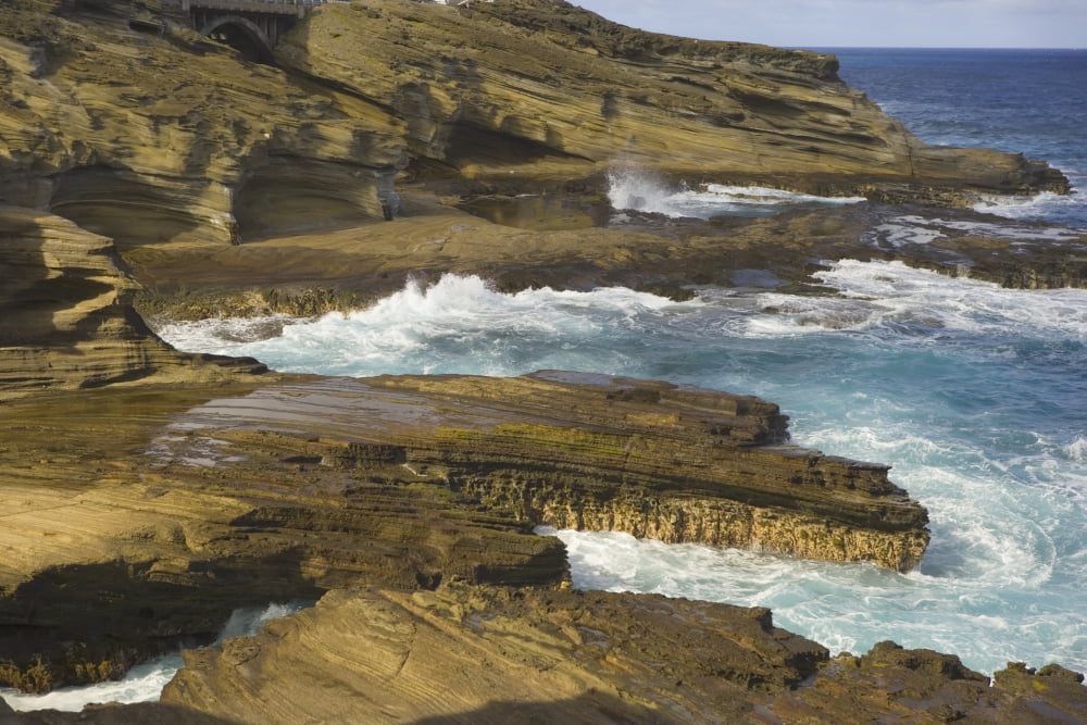 Hawaii Southeast Oahu Portlock Coast Ocean Crashing Against Rocky Coastline Canvas Art - Dana Edmunds Design Pics (17 x 11)