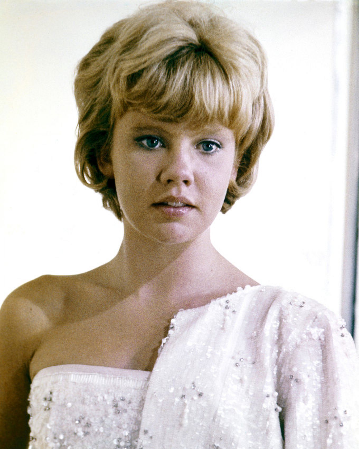 Hayley Mills Teenage Portrait In Elegant Gown 24X36 Classic Hollywood Poster