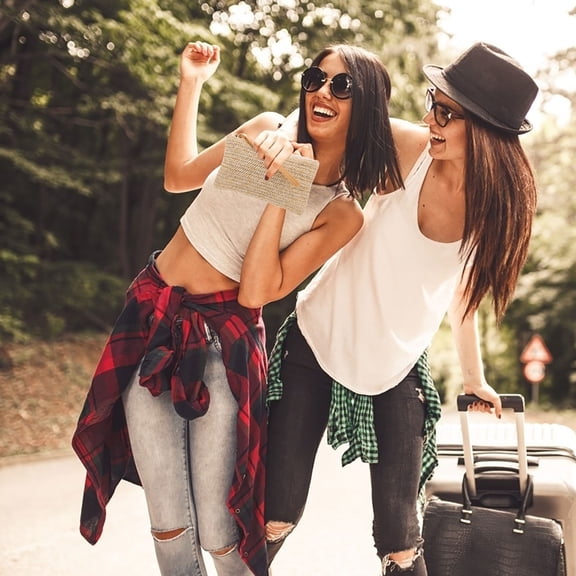 Healifty Beige Straw Clutch Purse with Handle Perfect for Travel and Daily Use