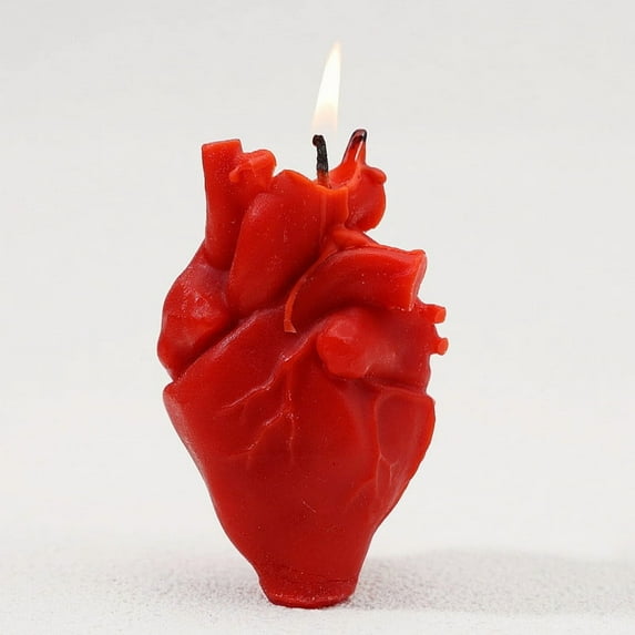 Heart Candle, Aromatherapy Candle, Natural Beeswax Heart Shaped Scented Candle for Halloween Home Decoration, Realistic Styling, Festive Mood, 6x5x9cm
