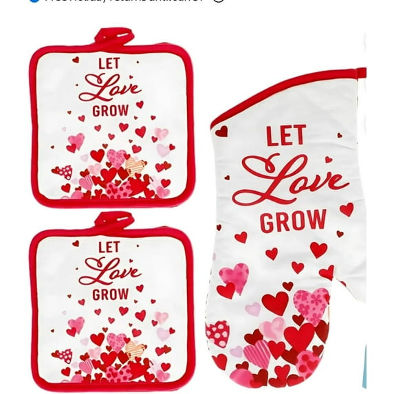 Heart Design Valentine’s Day Oven Mitt and Potholder Set, 3-Piece Heat Resistant