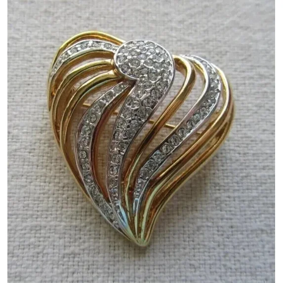 Heart Shape Women's Brooch Pin 2Ct Round Cut Simulated Diamond Women's Wedding 14K Yellow Gold Plated 925 Silver