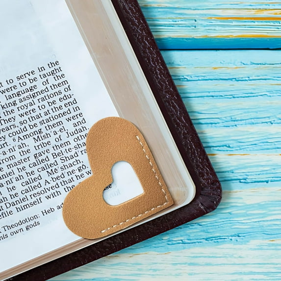 Heart-Shaped Leather Bookmark - Handmade Soft Page Clip for Books, Elegant Reading Accessory, Perfect Gift for Book Lovers, Students & Teachers, Durable & Decorative