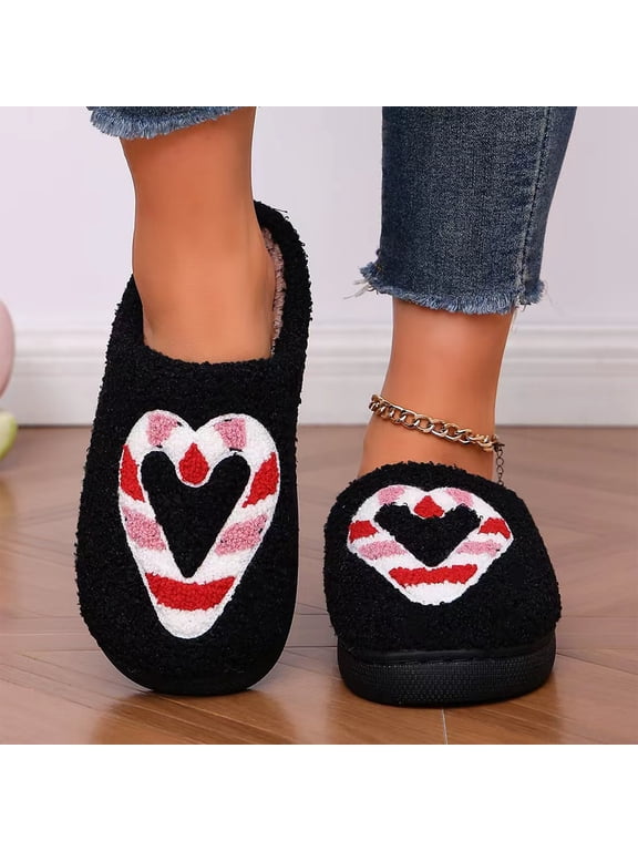 Heart Slippers for Women, Closed Toe Sherpa House Shoes with Color Block Heart, Platform Thick Sole Non-Slip Winter Indoor Outdoor Slippers Gifts