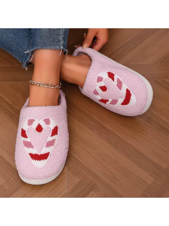 Heart Slippers for Women, Closed Toe Sherpa House Shoes with Color Block Heart, Platform Thick Sole Non-Slip Winter Indoor Outdoor Slippers Gifts