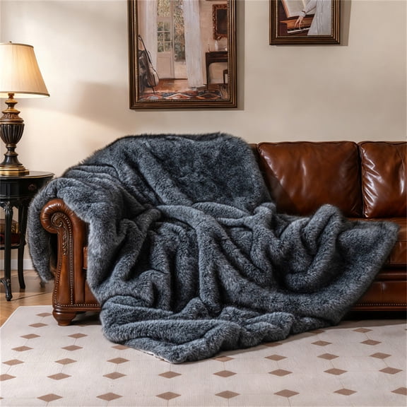 Heavyweight 740GSM Faux Wolf Fur Blanket Double-Sided PV Fleece Warm Cozy Throw for Home Decor