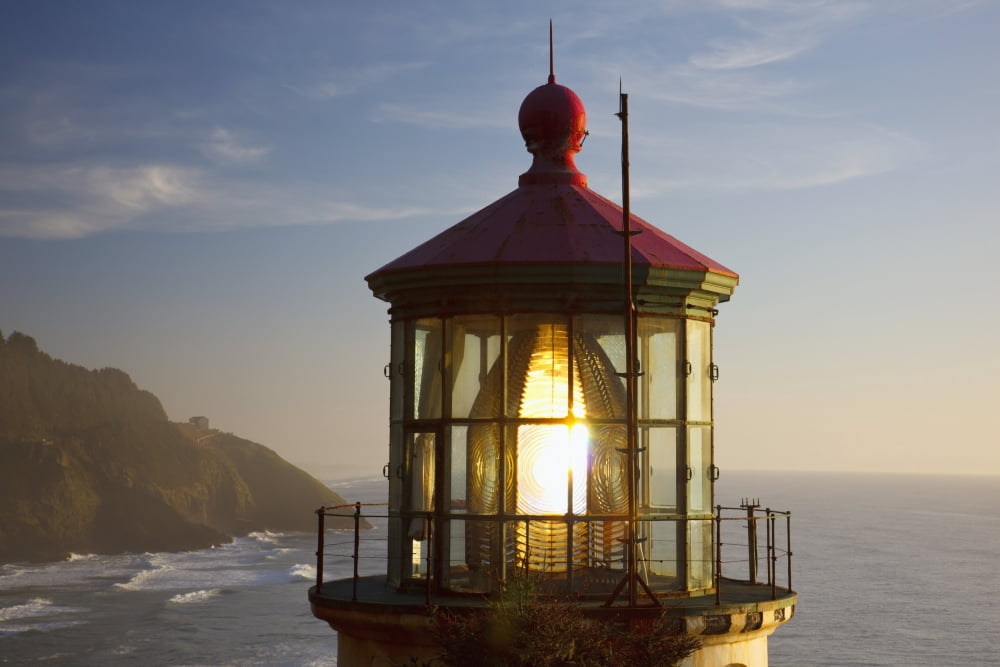 Heceta Head Lighthouse Along The Oregon Coast Florence Oregon United States Of America Canvas Art - Craig Tuttle Design Pics (19 x 12)