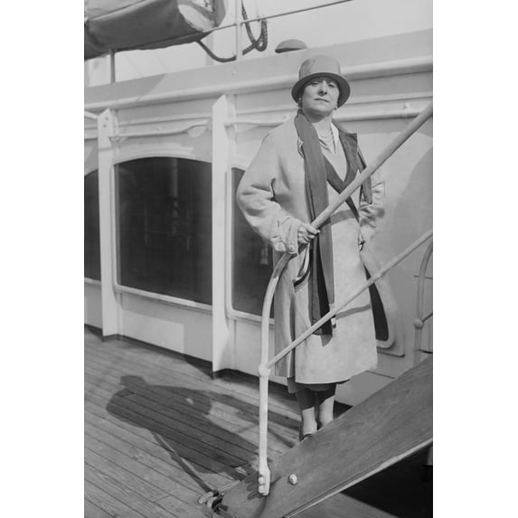 Helena Rubenstein Internationally Famous Cosmetics Business Tycoon History (18 x 24)