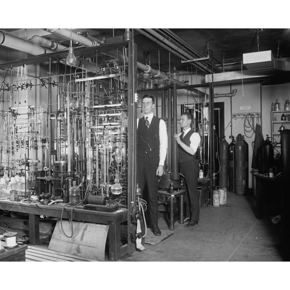 Helium Gas Storage In 1923. The U.S. Government Established The National Helium Reserve In 1925. Helium Act Of 1925