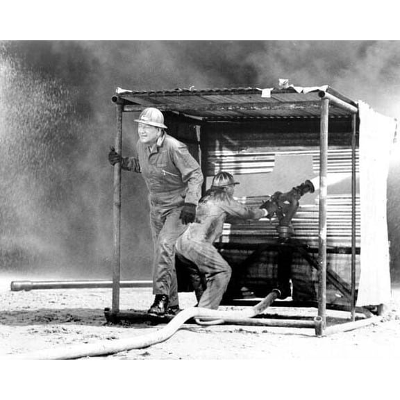Hellfighters John Wayne & Bruce Cabot fight fire with water cannon 4x6 photo