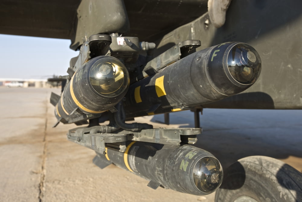 Hellfire missiles on an AH-64D Apache Longbow helicopter Canvas Art - Terry MooreStocktrek Images (18 x 12)