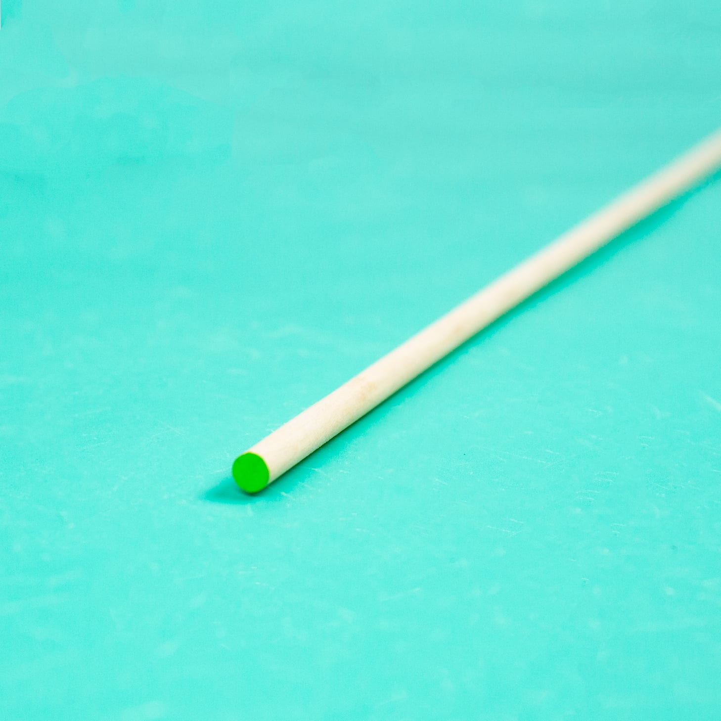 Hello Hobby Wood Dowel, 36” Long, 3/16-inch Diameter, Green Ends