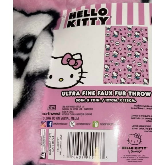 Hello Kitty "Hello With Love" Ultra Fine Faux Fur Throw