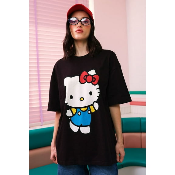 Hello Kitty T-Shirt – Cute Cartoon Character Big Print Graphic Tee