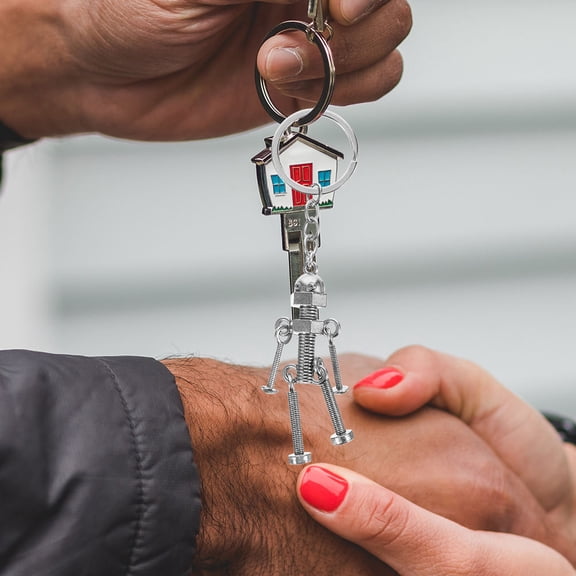 Hemoton 2pcs Robot Keychain Delicate Hanging Keychain Metal Key Ring Ornament Bag Backpack Keychain Decorative Robot Keychain