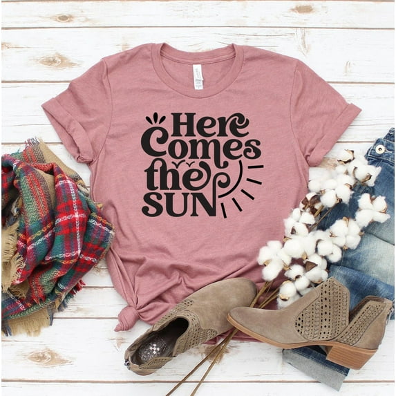 Here Comes The Sun T-shirt Funny Summer Shirt Beach Vacation Tee Gift Retro Top Women's Outfit