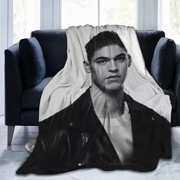 Hero Fiennes Tiffin Blanket Bedding Fleece Blanket Soft Throw Blankets Lightweight Anti-Static Blanket - 3 Sizes